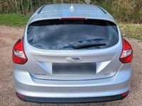 Gebraucht Ford Focus 115 PS (84 kW) 2012 Silber Limousine