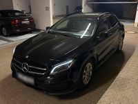 Gebraucht Mercedes GLA250 211 PS (155 kW) 2016 Schwarz SUV