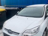 Gebraucht Ford Focus 100 PS (73 kW) 2013 Weiß Kombi