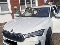 Gebraucht Skoda Superb Selection 150 PS (110 kW) 2025 Weiß Kombi