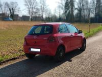 gebraucht Toyota Yaris 1.3 BENZIN