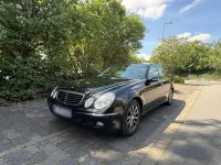 Gebraucht Mercedes E240 176 PS (129 kW) 2005 Schwarz Limousine