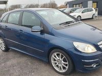 Gebraucht Mercedes B200 140 PS (102 kW) 2010 Blau Van / Kleinbus