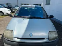 Gebraucht Renault Clio II 58 PS (42 kW) 1998 Silber Kleinwagen