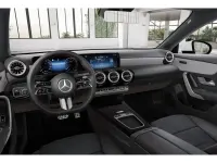 Gebraucht Mercedes CLA200 Premium 163 PS (119 kW) 2025 Weiss / polarweiß Coupé