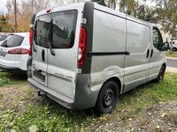 Gebraucht Opel Vivaro 115 PS (84 kW) 2013 Silber Van / Kleinbus