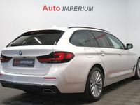 Gebraucht BMW 540 Luxury Line 340 PS (250 kW) 2023 Alpinweiss iii Kombi