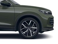 Gebraucht VW Tiguan Elegance 204 PS (150 kW) 2025 Cipressinogrün metallic (metallic) SUV