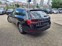 Gebraucht Skoda Superb Style 218 PS (160 kW) 2023 Blackmagic perleffekt Kombi