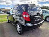 Gebraucht Mercedes A180 109 PS (80 kW) 2012 Kosmosschwarz  metalliclack Kleinwagen