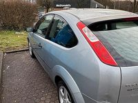 Gebraucht Ford Focus 100 PS (73 kW) 2004 Grau Kombi