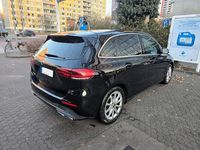 Gebraucht Mercedes B180 116 PS (85 kW) 2019 Schwarz Van / Kleinbus