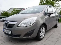 Gebraucht Opel Meriva Edition 131 PS (96 kW) 2010 Muskatgrau/muskat braun(m2) Van / Kleinbus