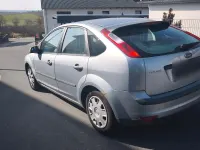 Gebraucht Ford Focus Ghia 116 PS (85 kW) 2005 Silber Limousine