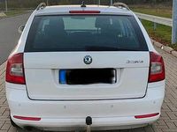 Gebraucht Skoda Octavia 105 PS (77 kW) 2012 Weiß Kombi