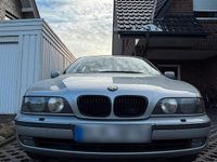 Gebraucht BMW 525 143 PS (105 kW) 1998 Silber Limousine