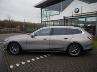 Gebraucht BMW 540 Sport Line 286 PS (210 kW) 2025 Grau Limousine