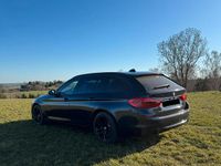 Gebraucht BMW 530 M Performance 252 PS (185 kW) 2019 Blau Kombi