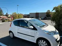 Gebraucht Peugeot 107 68 PS (50 kW) 2008 Weiß Kleinwagen