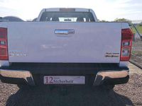 Second-hand Isuzu D-Max 163 CP (119 kW) 2015 Alb SUV