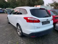Gebraucht Ford Focus Champions Edition 101 PS (74 kW) 2012 Weiß Limousine