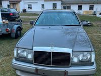 Gebraucht Mercedes 230 136 PS (100 kW) 1989 Silber Coupé