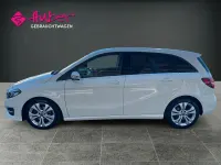 Gebraucht Mercedes B200 156 PS (114 kW) 2018 Weiß Kleinwagen