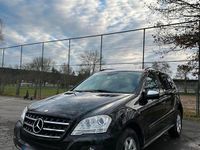 Gebraucht Mercedes ML320 224 PS (164 kW) 2008 Schwarz SUV