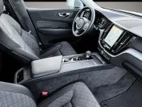 Gebraucht Volvo XC60 Core 197 PS (144 kW) 2023 Manufacturer SUV