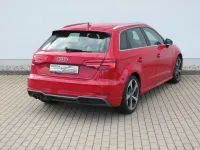 Gebraucht Audi A3 Sportback Comfort 150 PS (110 kW) 2018 Rot Kleinwagen