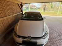 Gebraucht VW Golf VII Trendline 110 PS (80 kW) 2018 Weiß Limousine