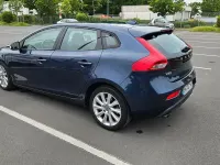 Usata Volvo V40 Momentum 150 CV (110 kW) 2013 Blu Berlina