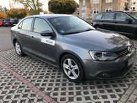 Gebraucht VW Jetta Comfortline 105 PS (77 kW) 2011 Grau Limousine