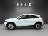 Używany Mercedes EQA300 Progressive 167 kW (228 KM) 2024 Biały SUV