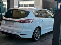 Używany Ford S-MAX Titanium 180 KM (132 kW) 2016 Biały Minivan