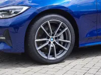 Gebraucht BMW 330 Performance 265 PS (194 kW) 2019 Blau Kombi