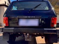 Gebraucht Lada niva 82 PS (60 kW) 2015 Grün SUV