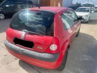 Second-hand Renault Clio II 2005 Roșu Hatchback