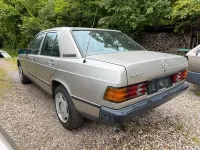 Gebraucht Mercedes 190 118 PS (86 kW) 1988 Gold Limousine