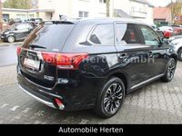 Gebraucht Mitsubishi Outlander P-HEV Top 203 PS (149 kW) 2017 Pantherschwarz (p) SUV
