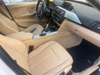 Gebraucht BMW 320 184 PS (135 kW) 2012 Weiß Limousine