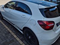 Gebraucht Mercedes A180 Urban 122 PS (89 kW) 2017 Weiß Limousine