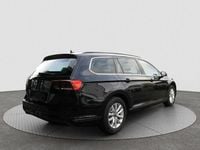 Gebraucht VW Passat 150 PS (110 kW) 2021 Deep black perleffekt (metallic) Kombi