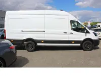 Gebraucht Ford Transit Trend 170 PS (125 kW) 2023 Weiß Van