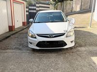 Gebraucht Hyundai i30 Classic 109 PS (80 kW) 2011 Weiß Kleinwagen