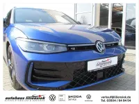 Gebraucht VW Passat R-line 150 PS (110 kW) 2025 Blau Kombi