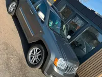 Usata Jeep Cherokee 218 CV (160 kW) 2009 Grigio SUV