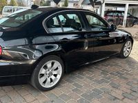 Gebraucht BMW 325 218 PS (160 kW) 2008 Schwarz Limousine