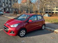 Gebraucht Hyundai i10 Trend 67 PS (49 kW) 2014 Rot Kleinwagen