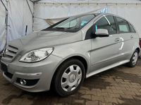 Gebraucht Mercedes B200 140 PS (102 kW) 2009 Silber Van / Kleinbus